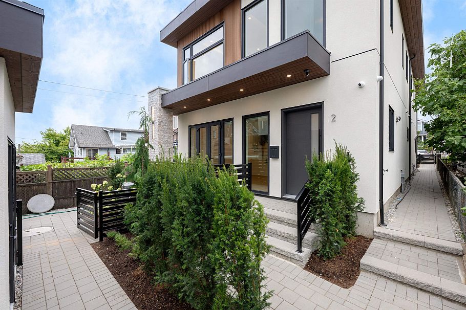 2 3466 Franklin Street Vancouver, BC - 24