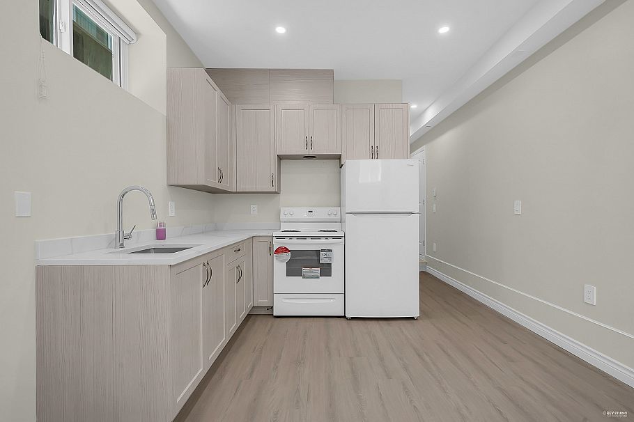 2936 E 2nd Avenue Vancouver, BC - 21