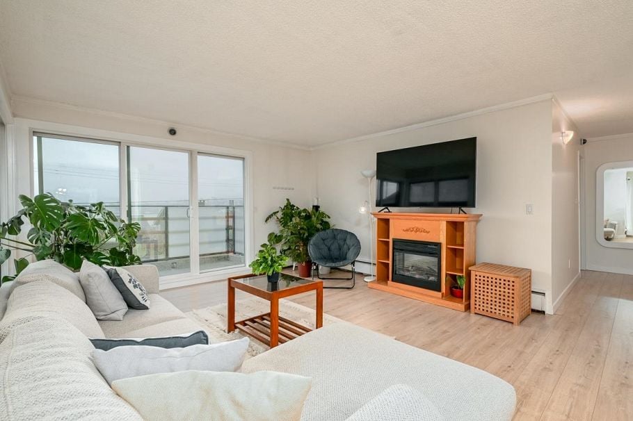 201 2336 Wall Street Vancouver, BC - 1