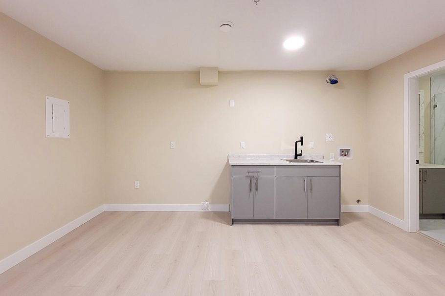 3431 E 23rd Avenue Vancouver, BC - 19