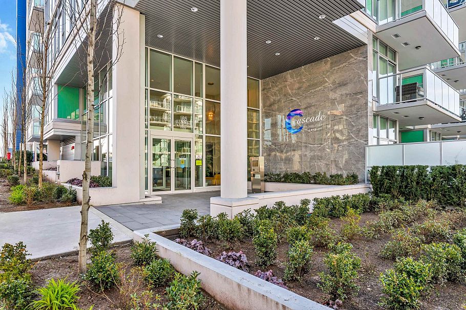 103 185 Victory Ship Way North Vancouver, BC - 2