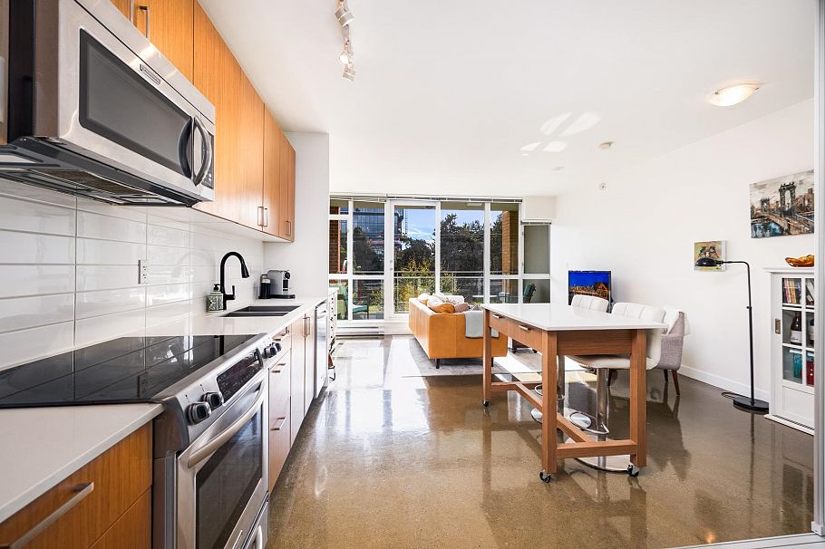 318 221 Union Street Vancouver, BC - 3