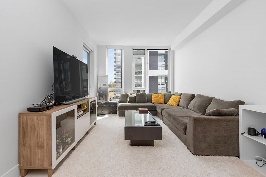 553 8575 Rivergrass Drive Vancouver, BC - 2