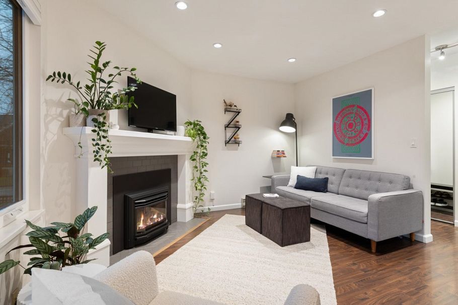 103 W 15th Avenue Vancouver, BC - 3