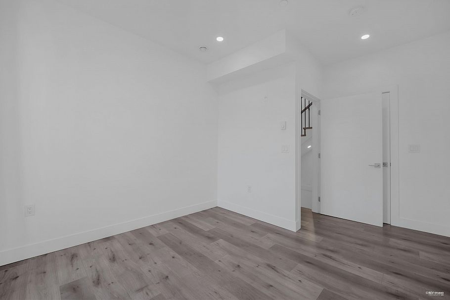 5140 Slocan Street Vancouver, BC - 14