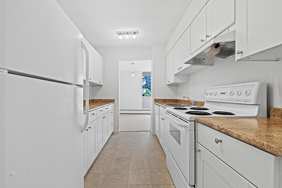 208 2024 Fullerton Avenue North Vancouver, BC - 14