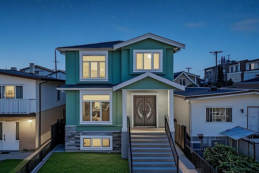 2936 E 2nd Avenue Vancouver, BC - 36