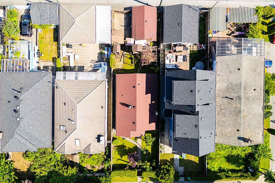 3089 E 1st Avenue Vancouver, BC - 25