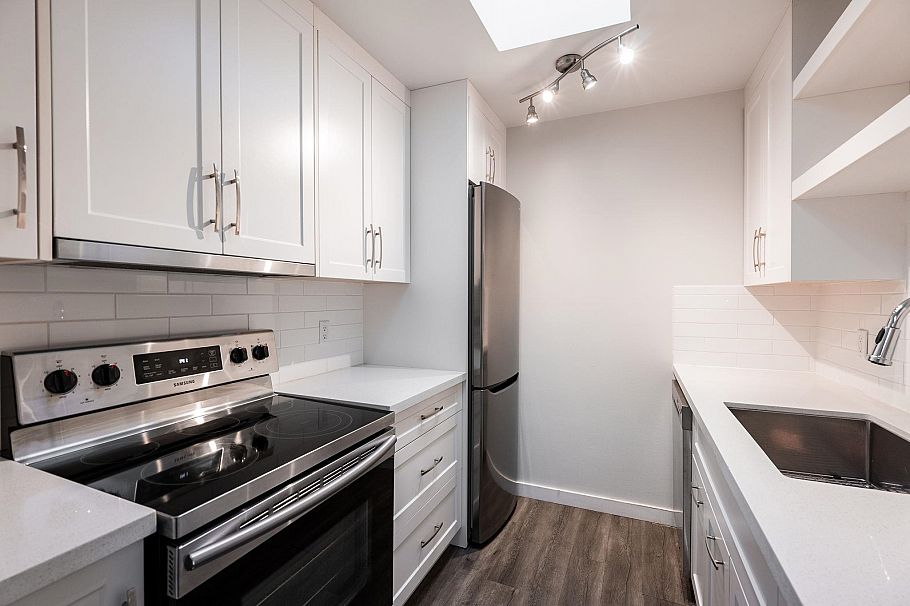 403 1147 Nelson Street Vancouver, BC - 16