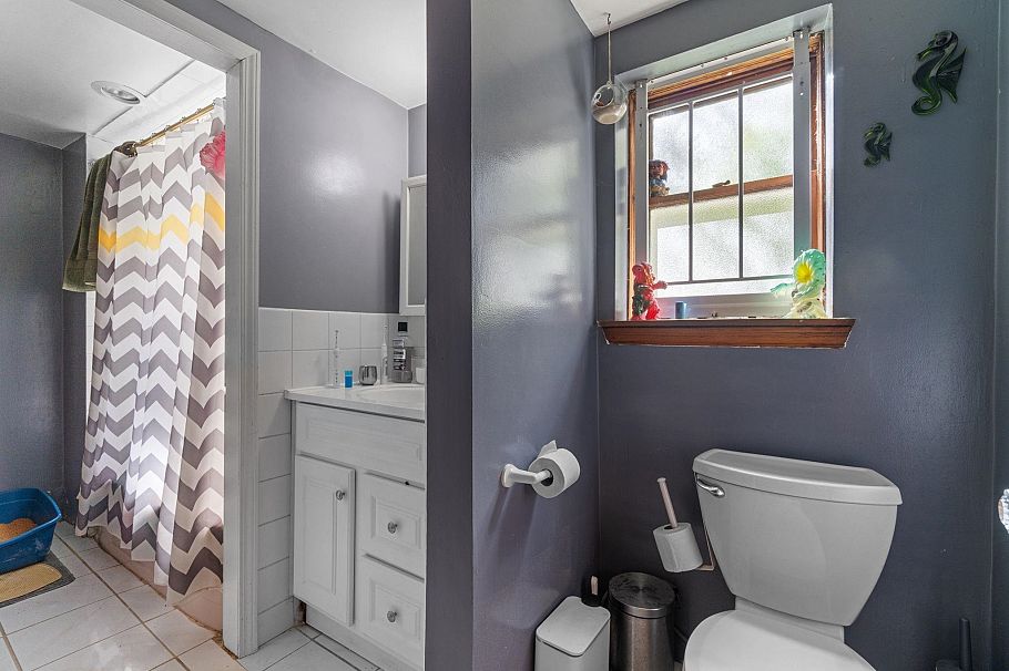 95 E 15th Avenue Vancouver, BC - 16