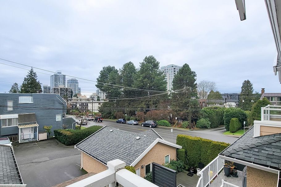 203 E 18th Street North Vancouver, BC - 28
