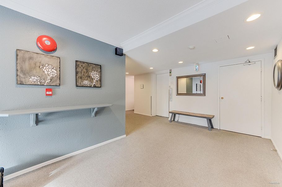 208 156 W 21st Street North Vancouver, BC - 27