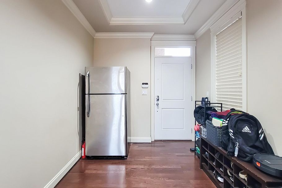 203 E 18th Street North Vancouver, BC - 30