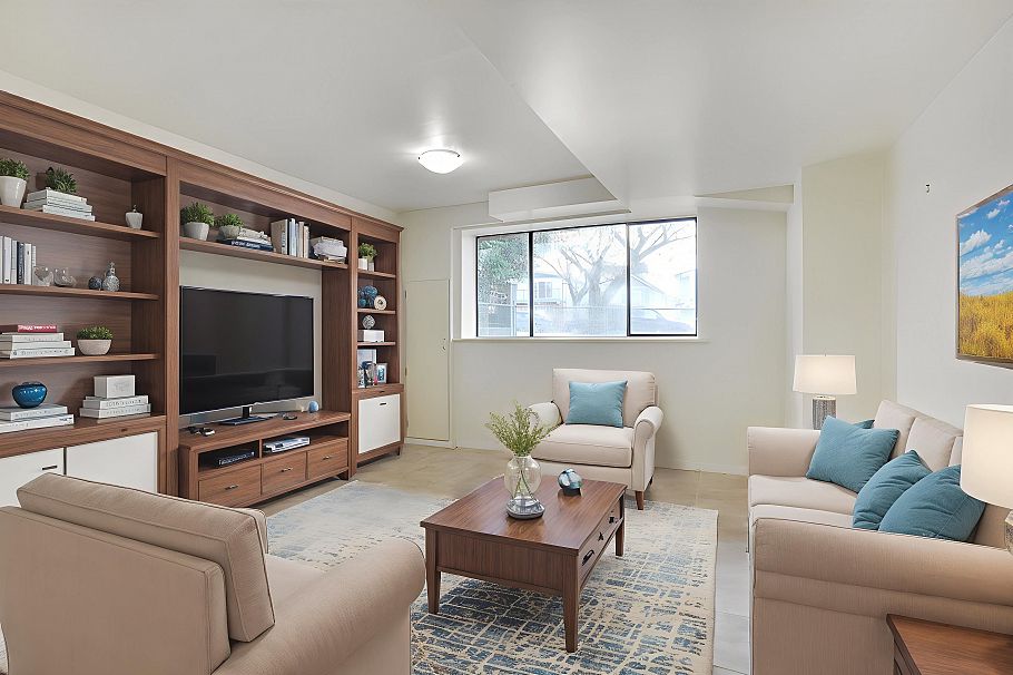 2579 E Pender Street Vancouver, BC - 25