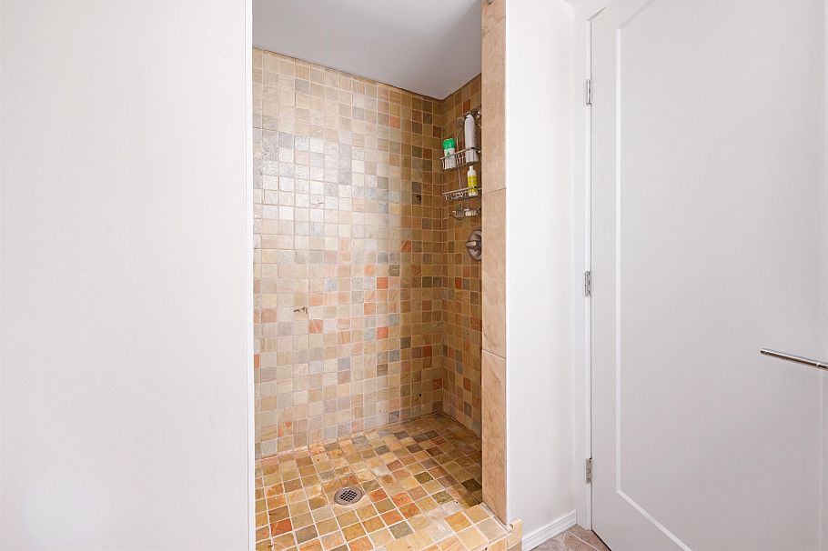 2675 Dundas Street Vancouver, BC - 24