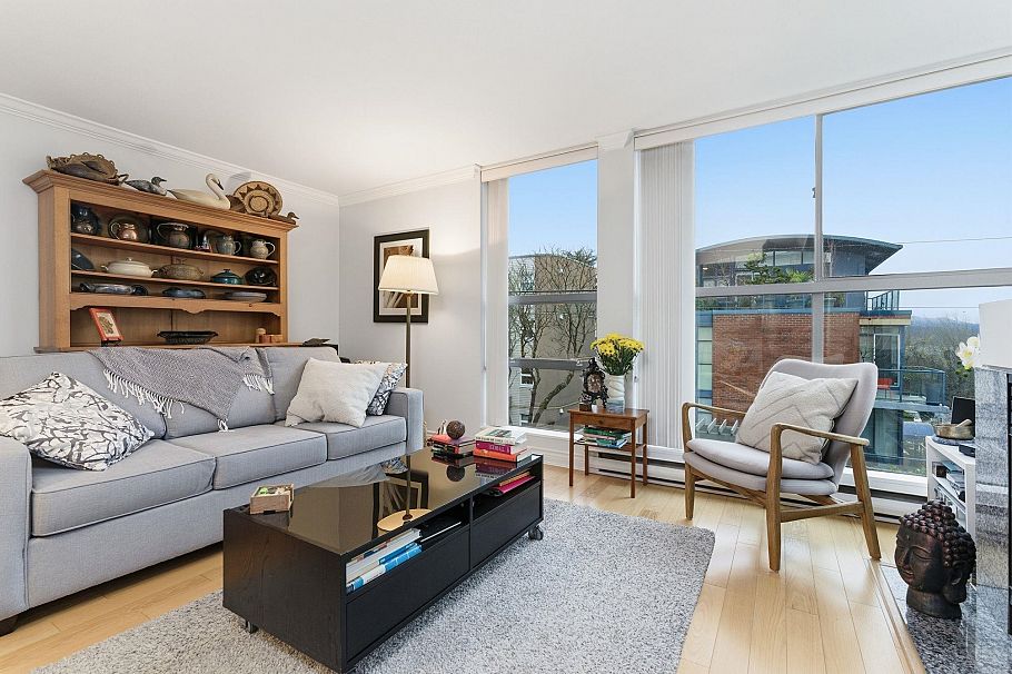 203 2405 W 2nd Avenue Vancouver, BC - 2