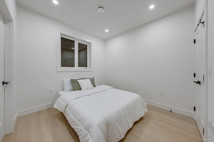 1 6730 Heather Street Vancouver, BC - 18