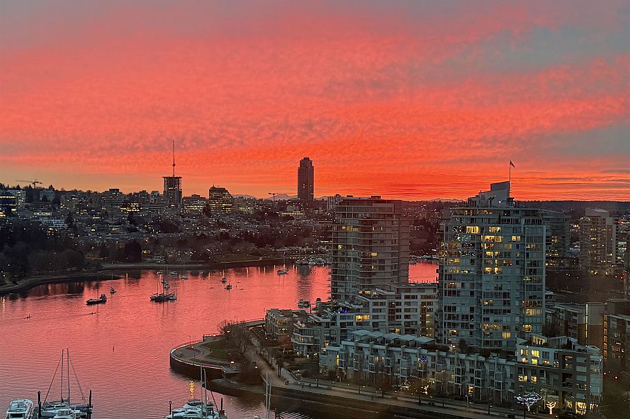 2706 1033 Marinaside Crescent Vancouver, BC - 1