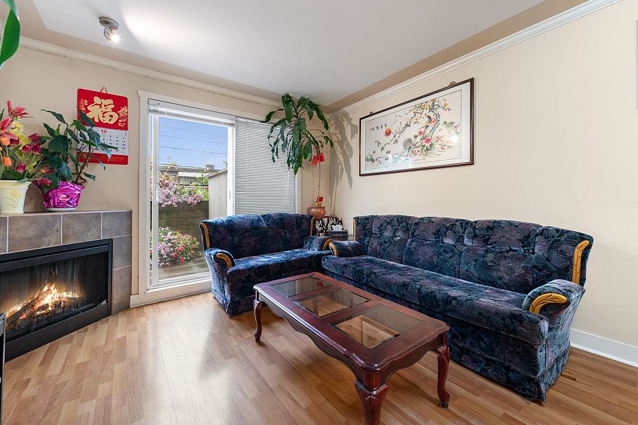 218 2265 E Hastings Street Vancouver, BC - 2