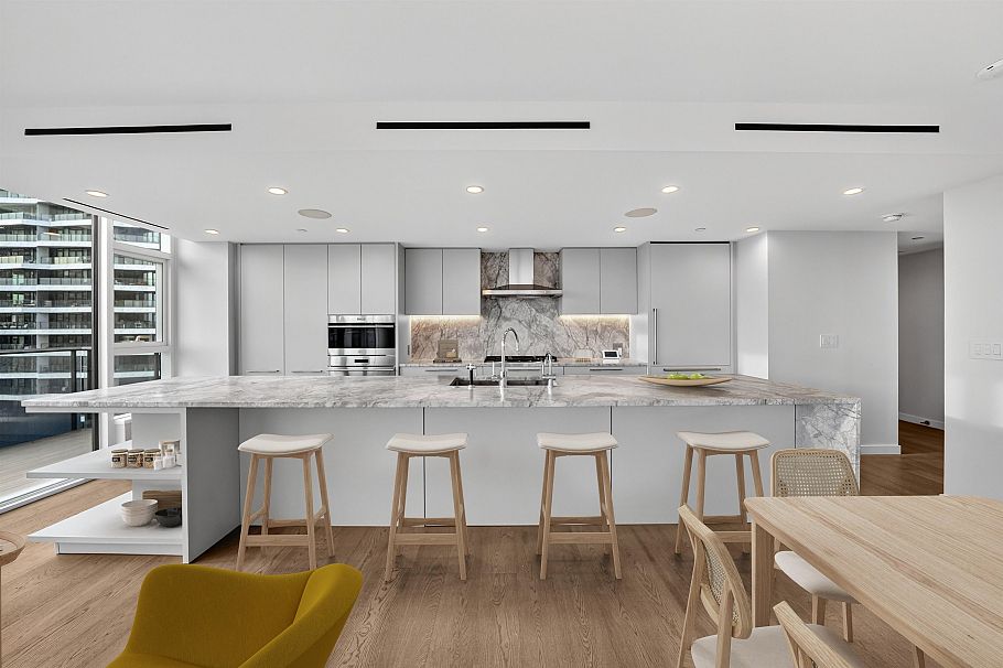 2403 1335 Howe Street Vancouver, BC - 7