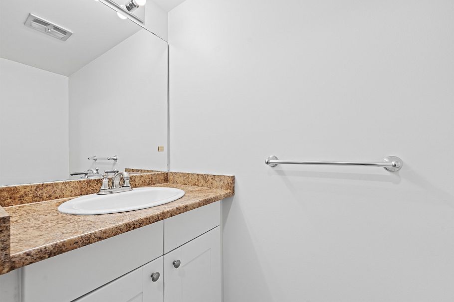 208 2024 Fullerton Avenue North Vancouver, BC - 27