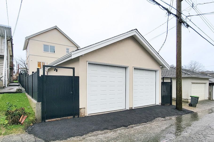 3433 E 23rd Avenue Vancouver, BC - 23