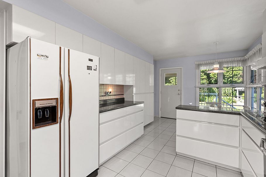 1537 W 40th Avenue Vancouver, BC - 21