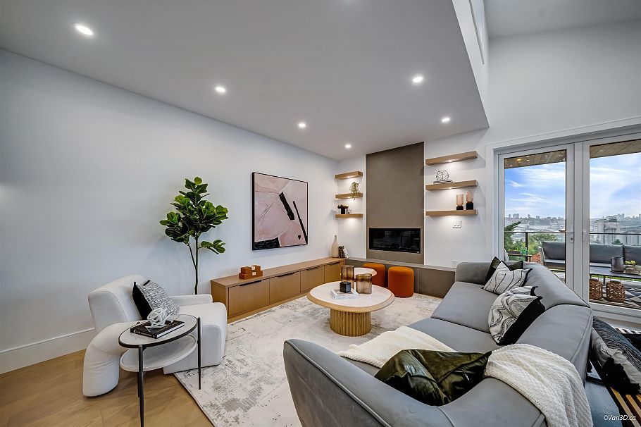 973 Adderley Street North Vancouver, BC - 15