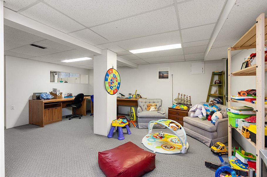 1537 W 40th Avenue Vancouver, BC - 36