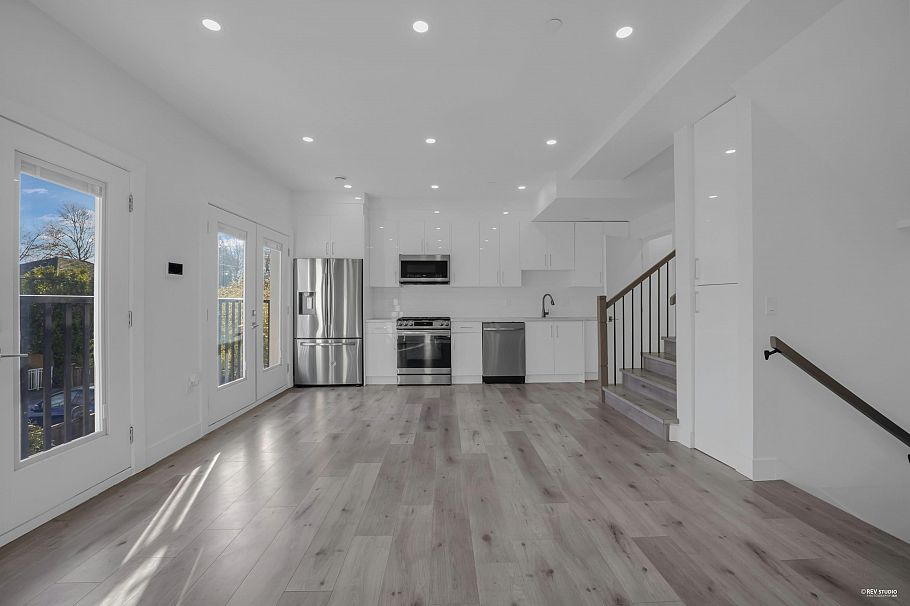 5140 Slocan Street Vancouver, BC - 5