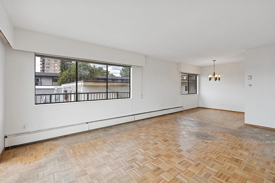 211 155 E 5th Street North Vancouver, BC - 17