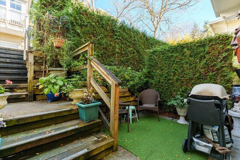 5 3588 Whitney Place Vancouver, BC - 2