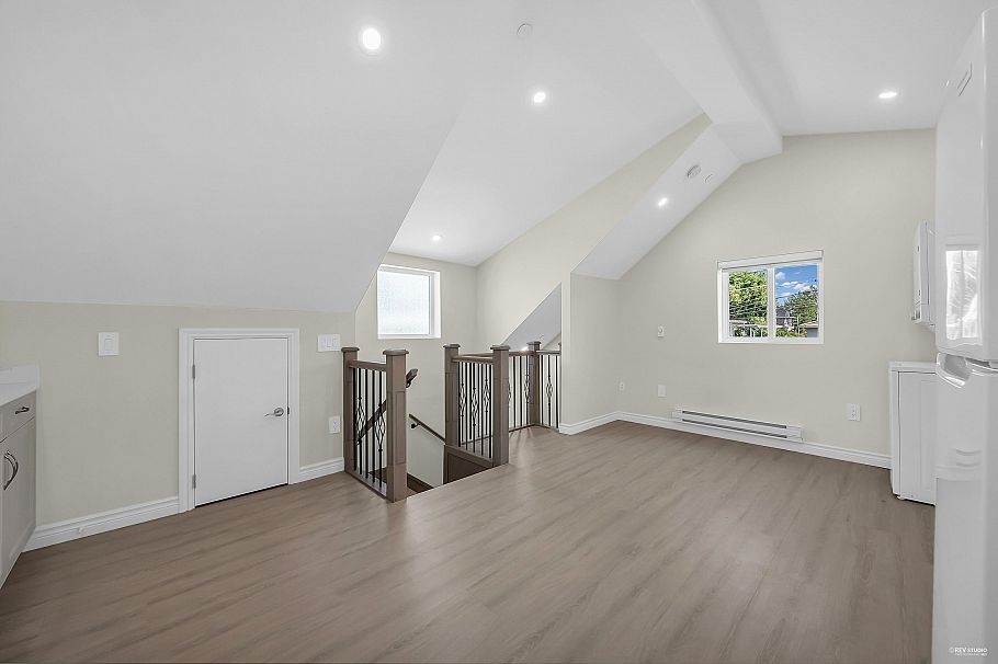 2936 E 2nd Avenue Vancouver, BC - 28