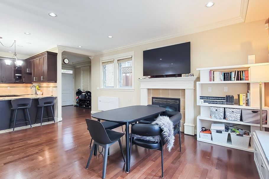 203 E 18th Street North Vancouver, BC - 3