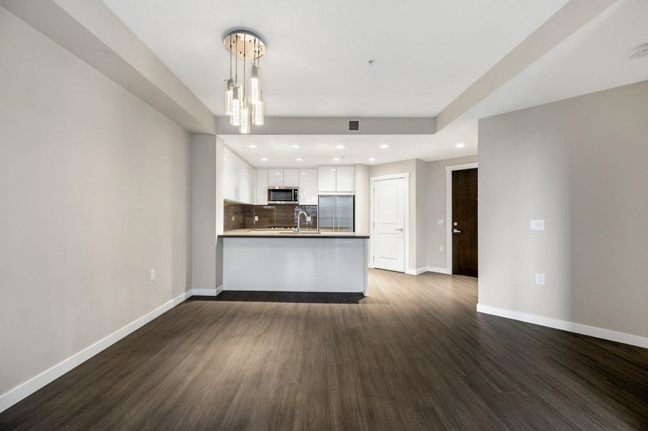 303 255 W 1st Street North Vancouver, BC - 13