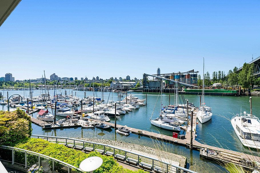 203 628 Kinghorne Mews Vancouver, BC - 6