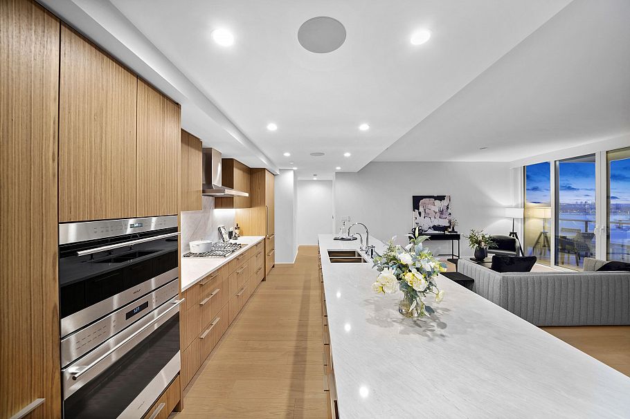 3503 1335 Howe Street Vancouver, BC - 5