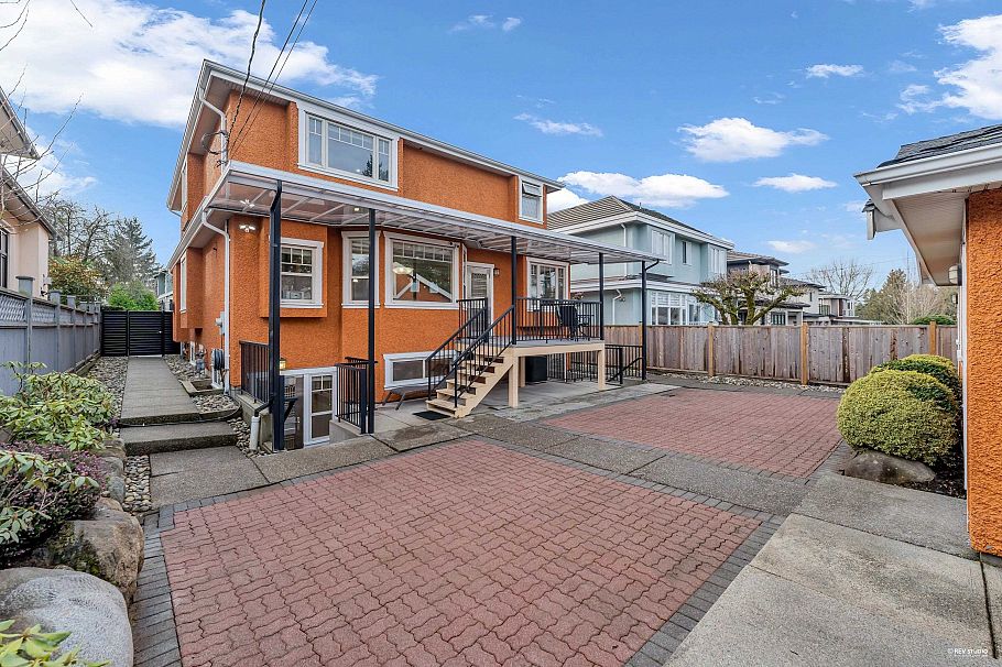 2139 W 22nd Avenue Vancouver, BC - 39