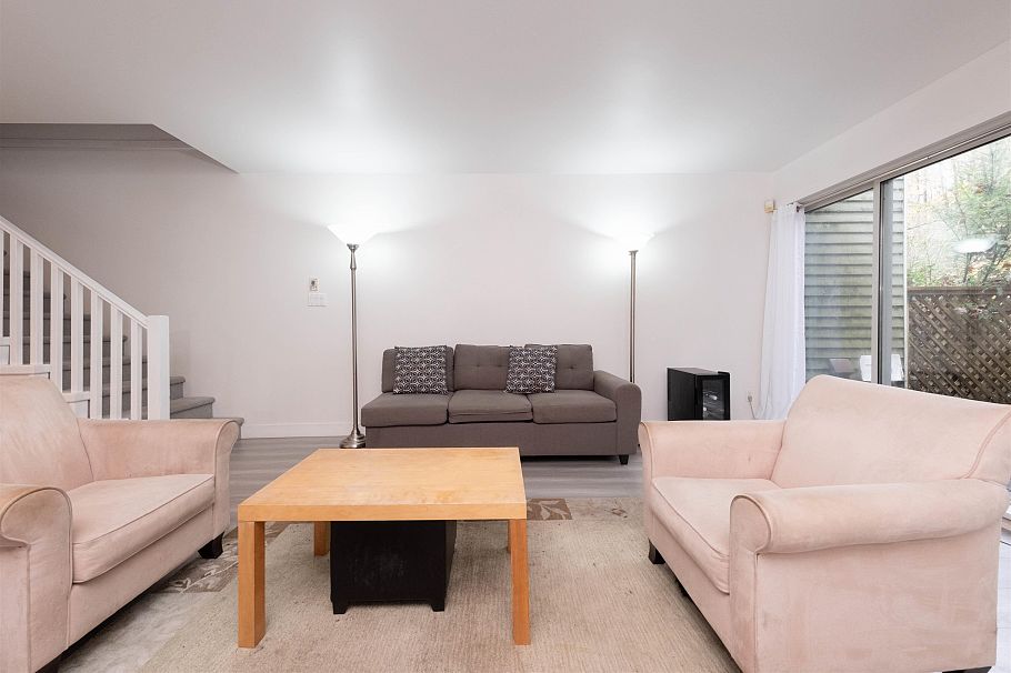 3371 Fieldstone Avenue Vancouver, BC - 4