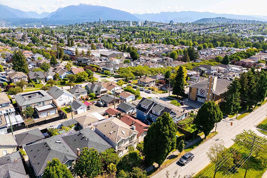 3089 E 1st Avenue Vancouver, BC - 22