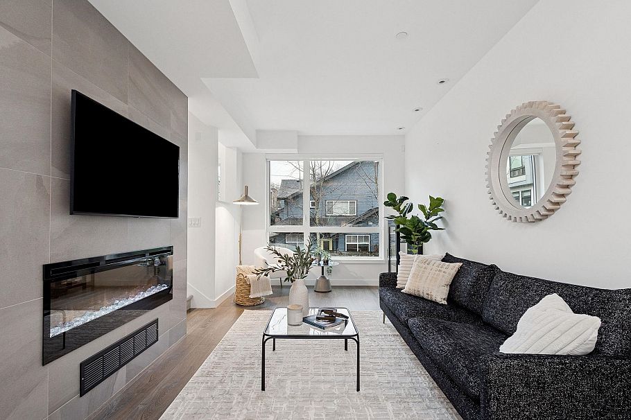 21 856 Orwell Street North Vancouver, BC - 4