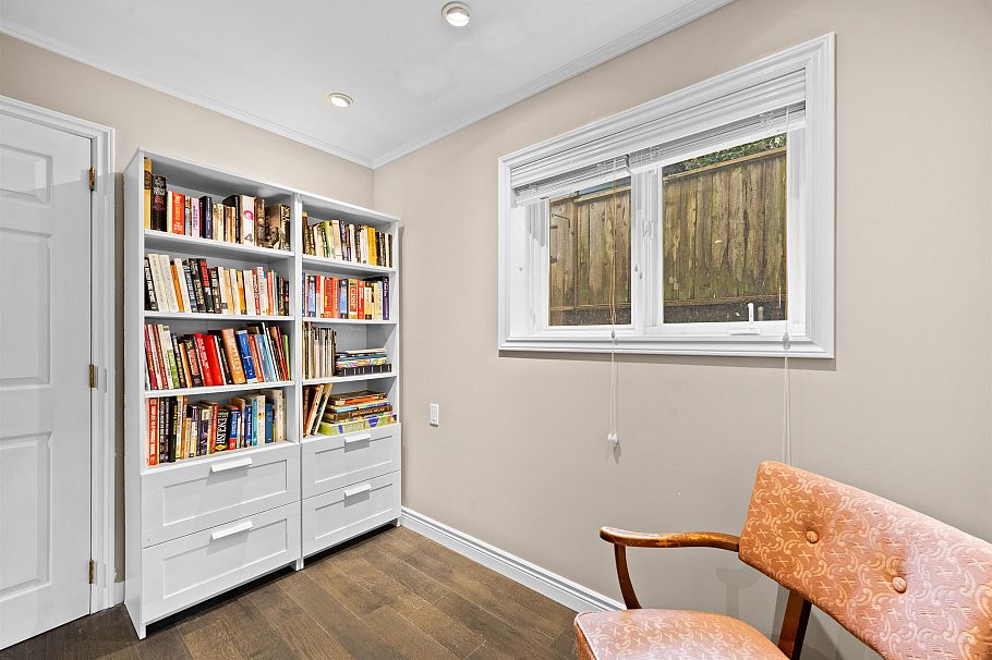 4622 Cove Cliff Road North Vancouver, BC - 32