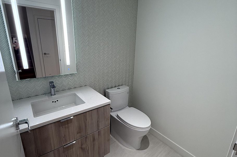 117 755 HARBOURSIDE DRIVE, North Vancouver BC V7P 0G1 North Vancouver, BC - 17