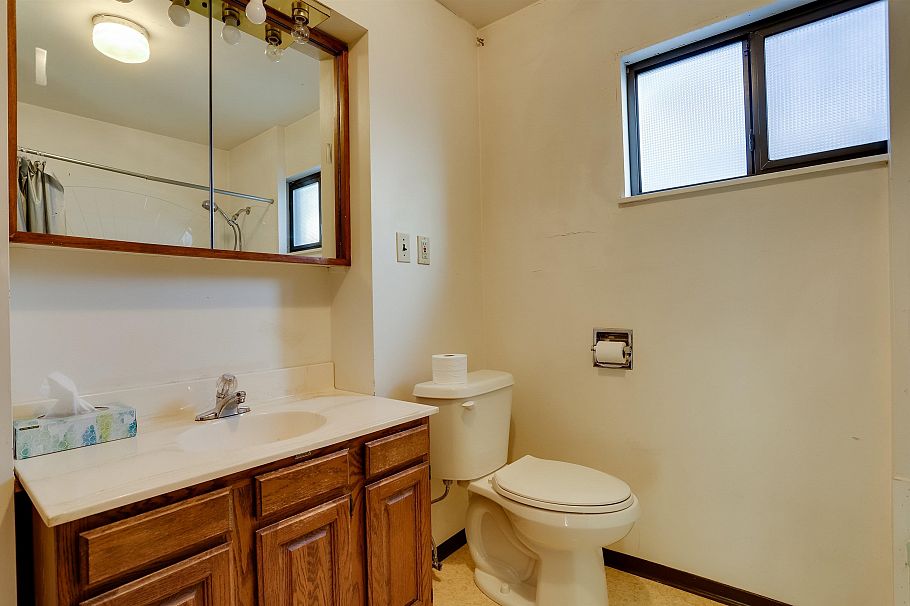 2579 E Pender Street Vancouver, BC - 15