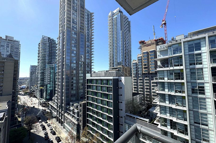 1504 1212 Howe Street Vancouver, BC - 7