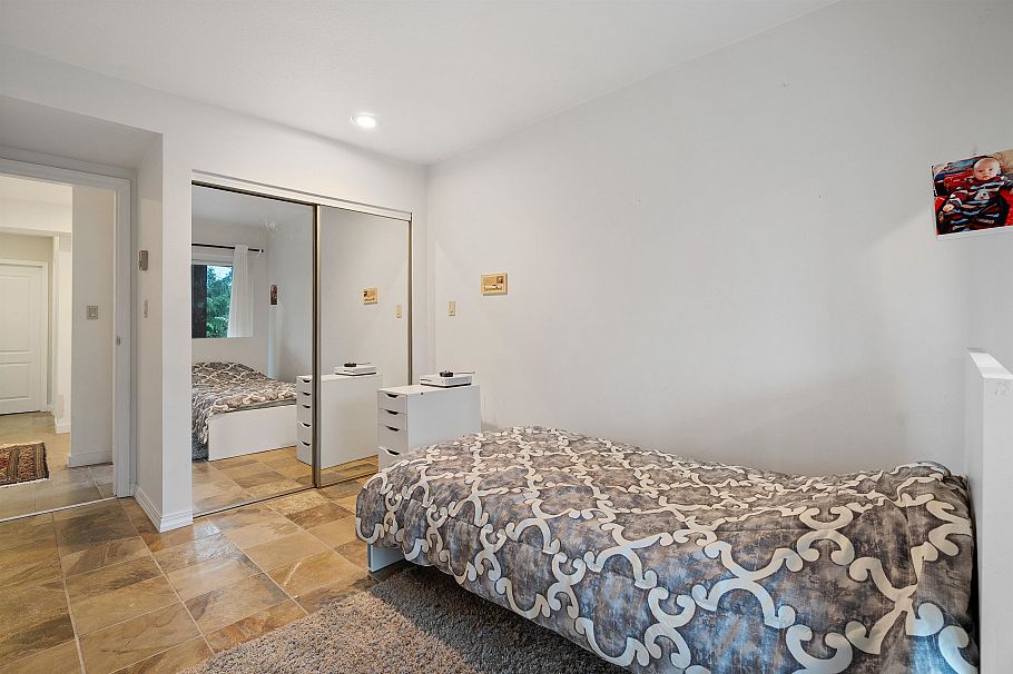 5625 Eagle Court North Vancouver, BC - 22