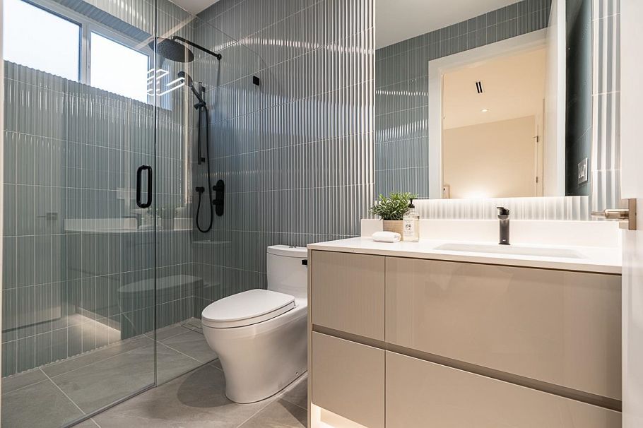 2565 W 2nd Avenue Vancouver, BC - 26