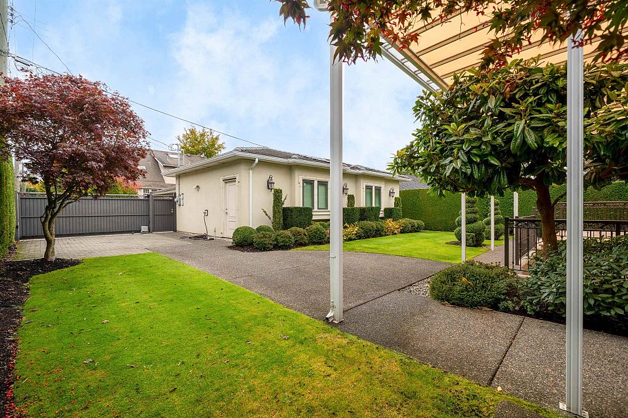 1461 W 47th Avenue Vancouver, BC - 38