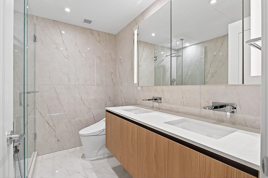 703 135 E 13th Street North Vancouver, BC - 25