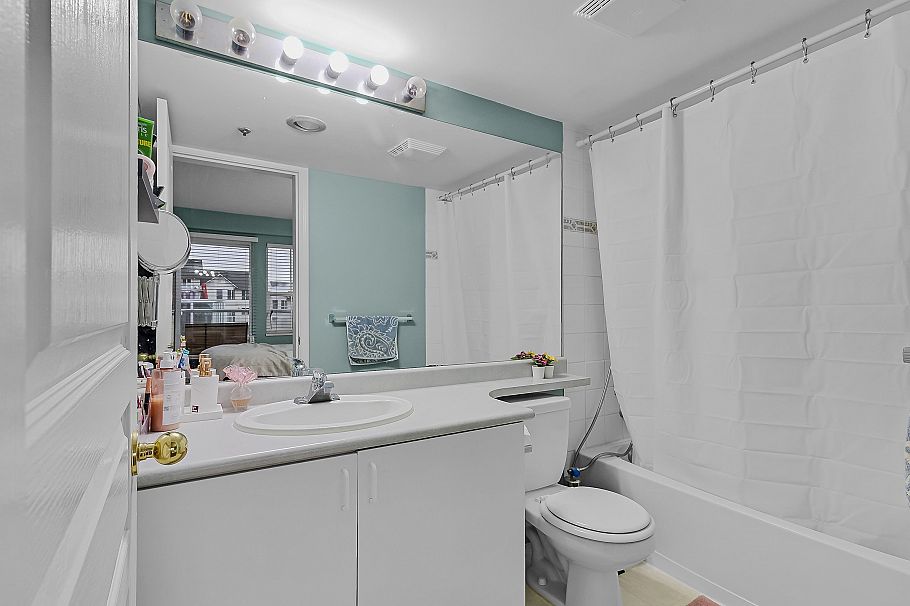 64 2727 E Kent Avenue North Vancouver, BC - 14